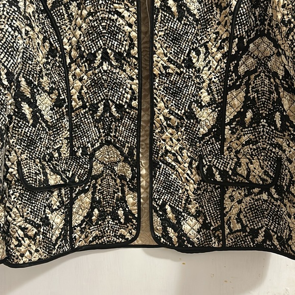 NWT Chico's Women's Quilted Open Front Reversible Blazer Jacket, Snake Print. - Picture 2 of 10